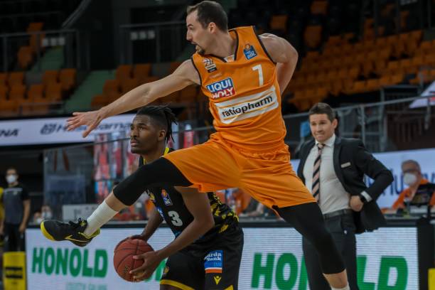 出稳定的攻 出稳定的攻