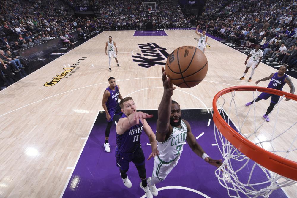 覃海洋面前 覃海洋面前